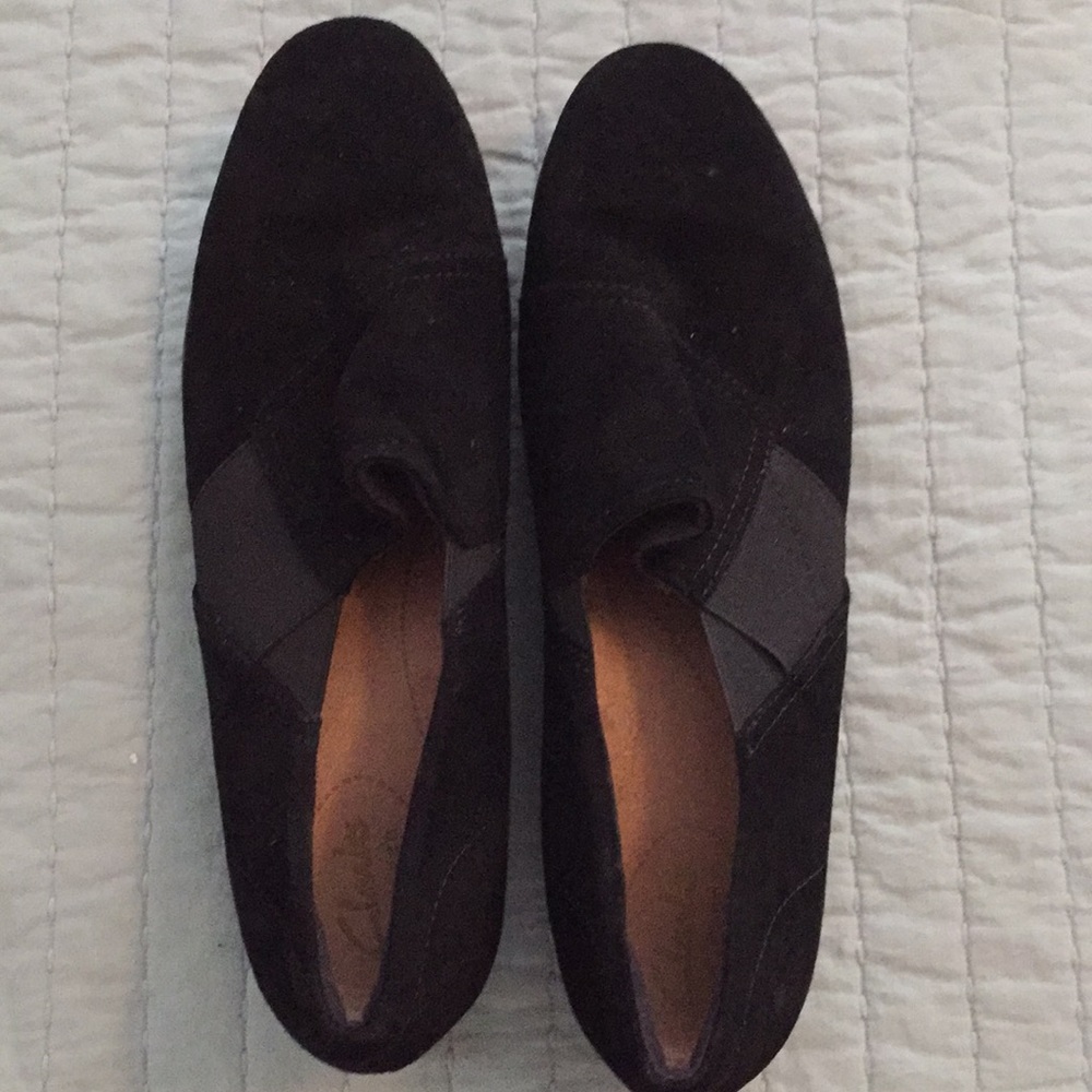 Black Clark’s suede shoes